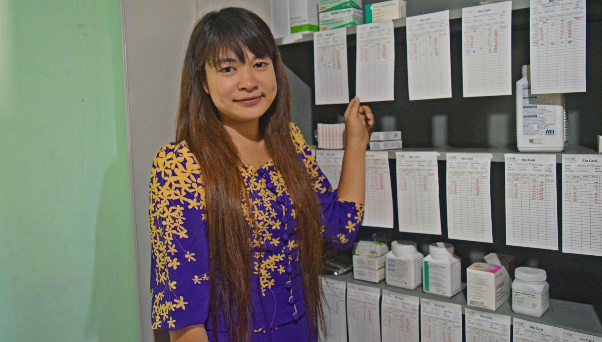 At Pyi Gyi Khin Taunggyi Key Population Service Centre, bin-cards are kept up-to-date, and properly displayed for each drug item. Here, store in-charge Ma Hnin Pwint Soe regularly updates bin cards with information including drug name, dosage, form, batch number and expiry dates. “Bin cards have made my work easier to monitor drug balance.” 