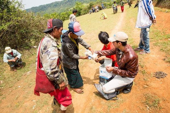 Raising awareness of prevention for HIV and sexually transmitted infections and harm reduction messages is part of the “Comprehensive HIV Prevention and Care among Drug Users with Harm Reduction Intervention” activities of the Myanmar Anti-Narcotics Association, supported by the Global Fund. Kut Kai Township, Northern Shan State. Photo: John Rae/The Global Fund